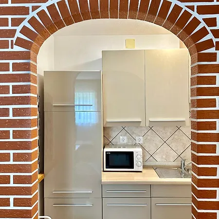 Dugonjic Apartment *